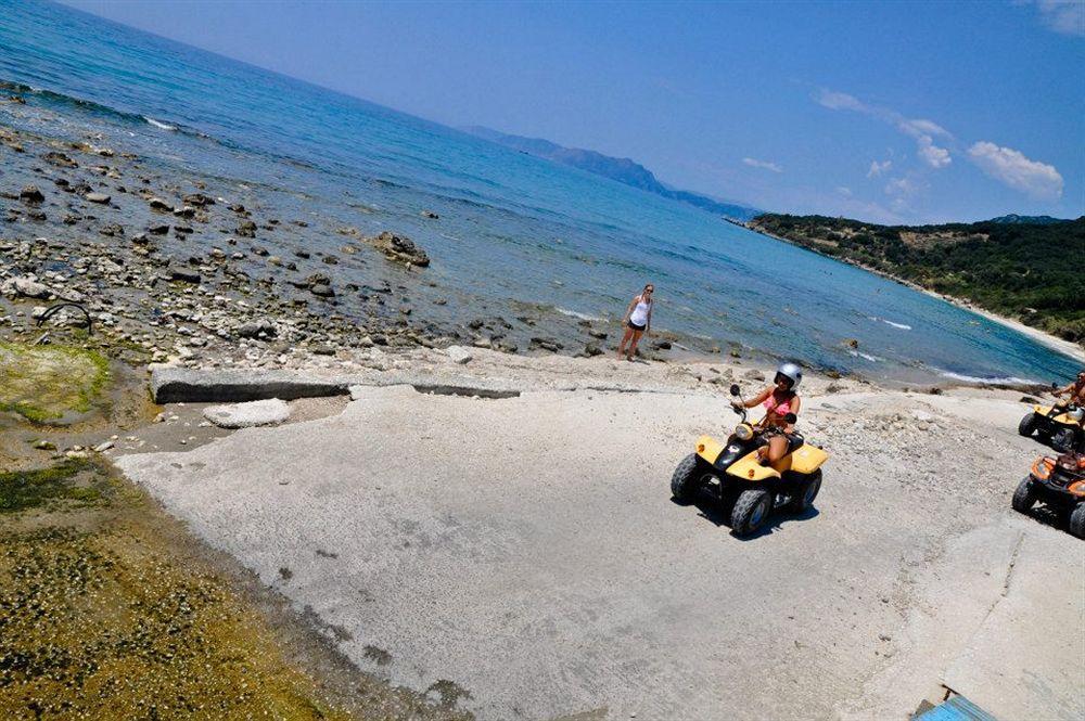 Pink Palace Beach Resort Agios Gordios (Corfu) Exterior foto